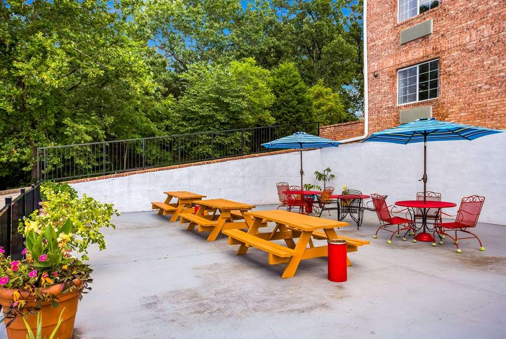 Rodeway Inn Branson, Brick House Konforlar fotoğraf