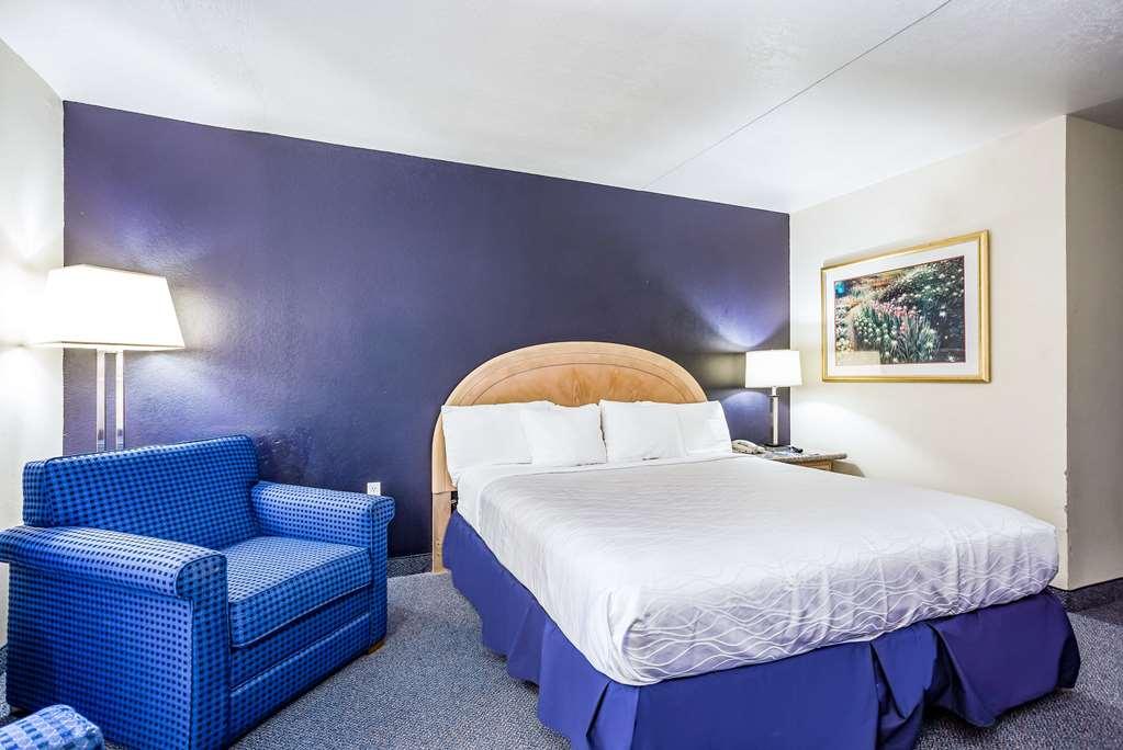 Rodeway Inn Branson, Brick House Oda fotoğraf