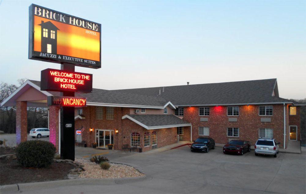 Rodeway Inn Branson, Brick House Dış mekan fotoğraf