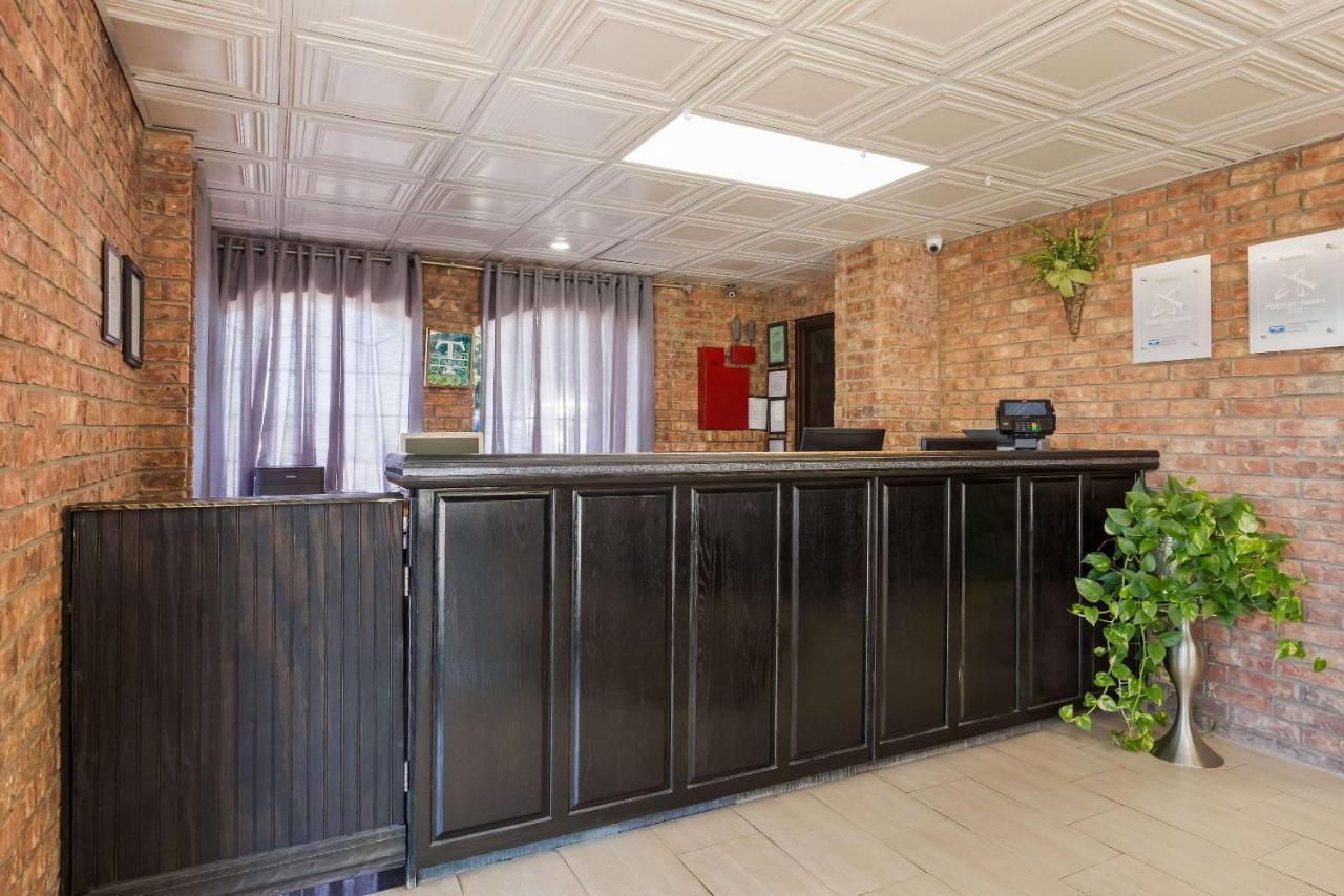 Rodeway Inn Branson, Brick House Dış mekan fotoğraf