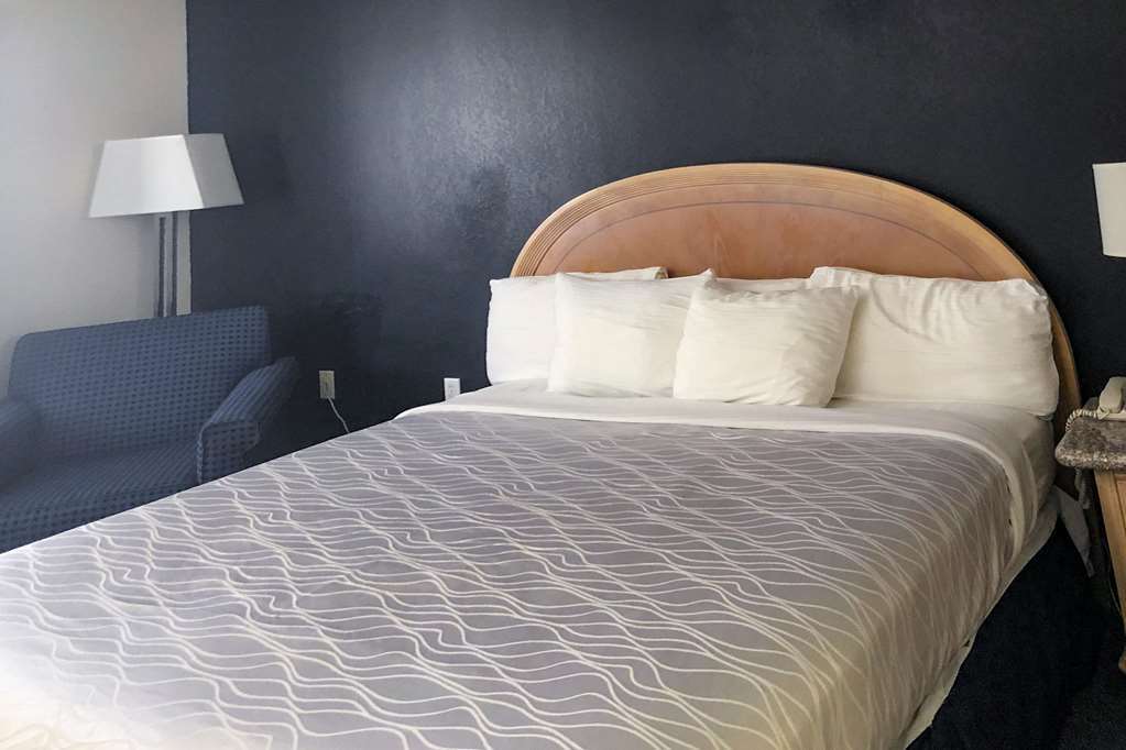 Rodeway Inn Branson, Brick House Oda fotoğraf